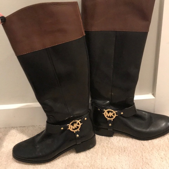 MICHEAL KORS BOOTS - Picture 2 of 3